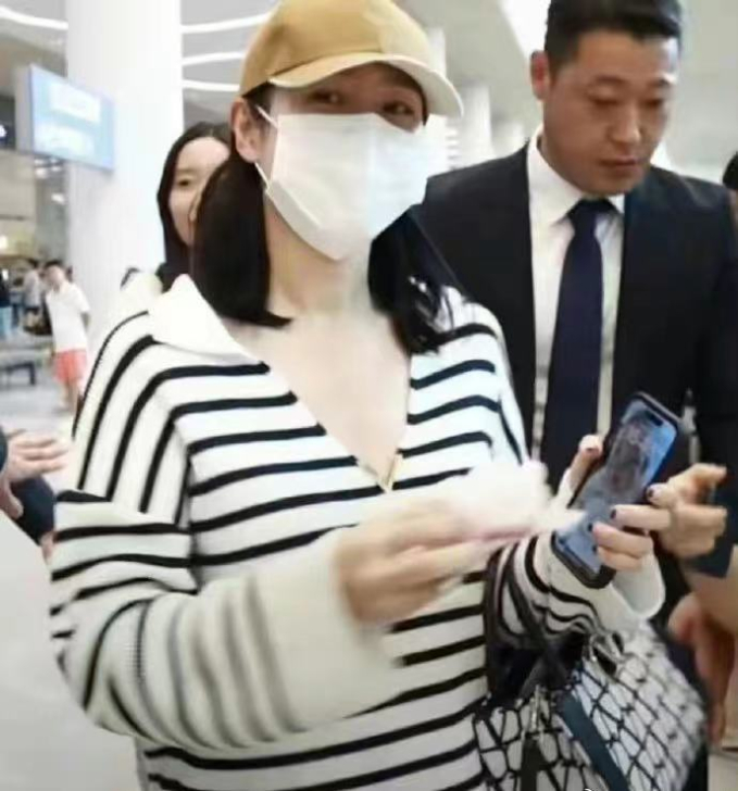 Hé lộ thông tin diện mạo quý tử Son Ye Jin - Hyun Bin: Đẹp trai như con lai, làm lu mờ cả người mẹ minh tinh?-4