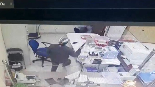 Kẻ cướp ngân hàng chiều 28 Tết định trốn sang Campuchia cùng ba lô tiền-2