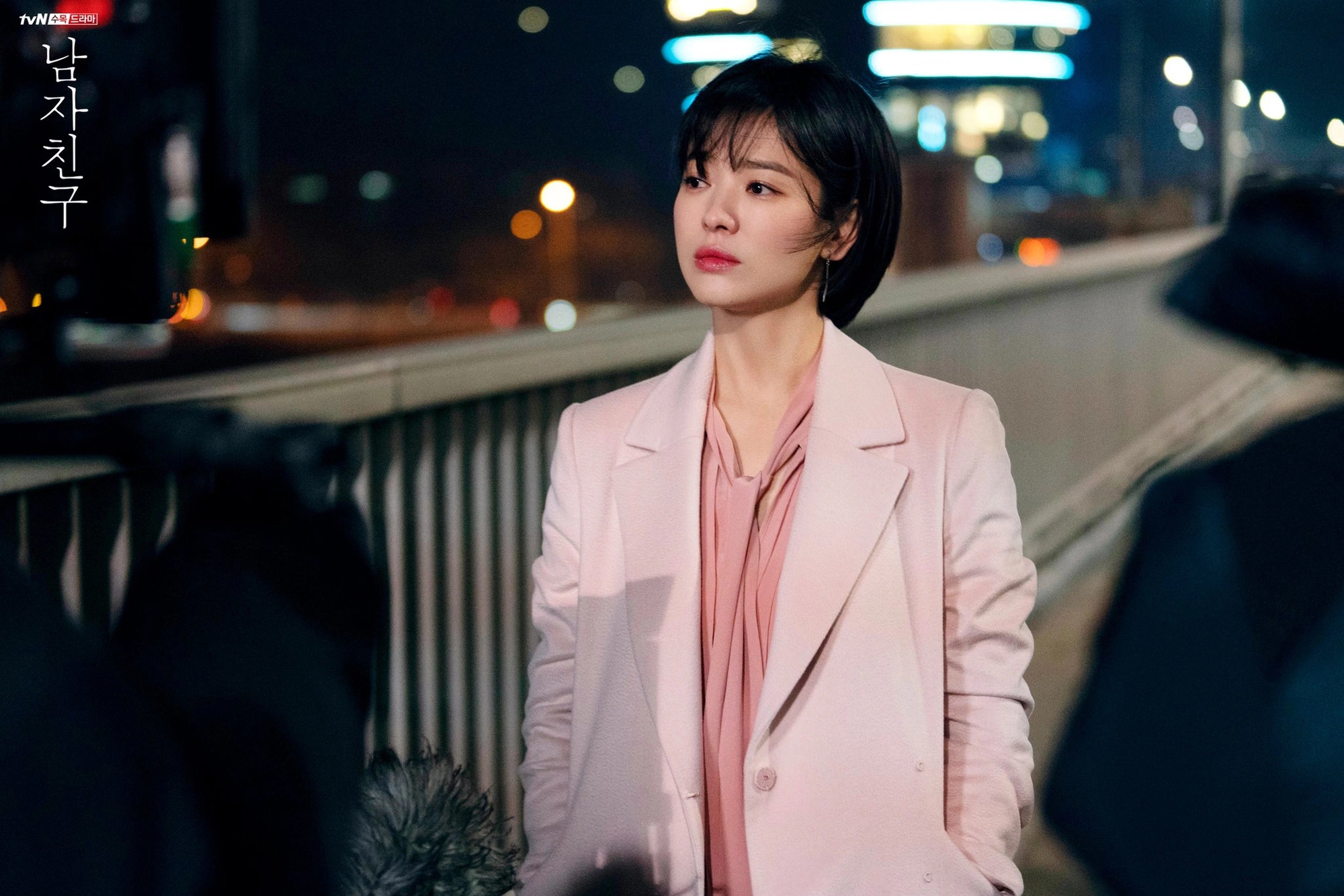 Mặc trang phục màu pastel trẻ trung và sang trọng như Song Hye Kyo với 9 công thức-2