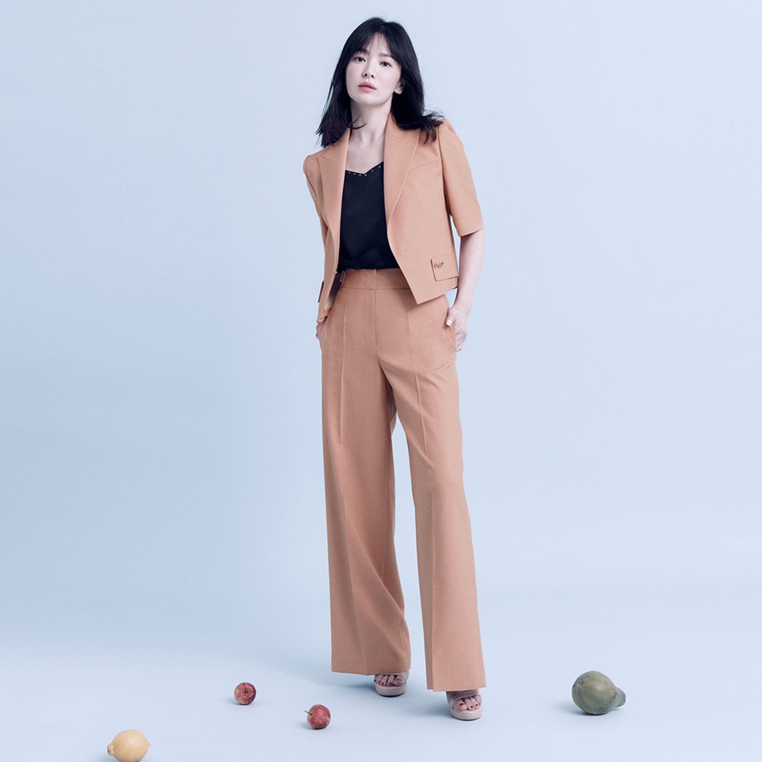 Mặc trang phục màu pastel trẻ trung và sang trọng như Song Hye Kyo với 9 công thức-8