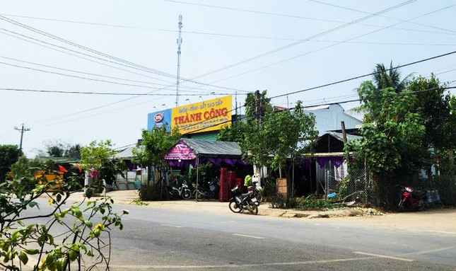 Cầm dao sang nhà con trai đòi nợ, người cha bị đâm tử vong-1