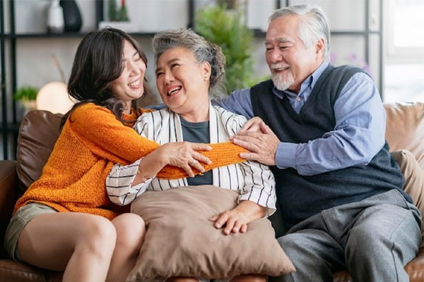 Tôi có một người chị gái, người mẹ thứ hai thương yêu tôi hết lòng-1