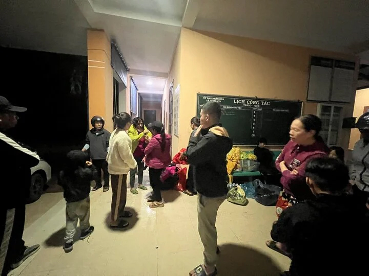 Nguyên nhân xe khách chở 39 người bị lật ở Quảng Trị-2