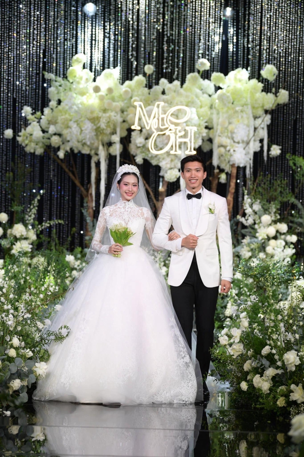 Những đám cưới đình đám của các ngôi sao bóng đá năm 2023: Đoàn Văn Hậu và Doãn Hải My chiếm trọn spotlight-1