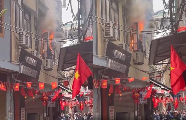 Cháy nhà trên phố Miếu Đầm sáng 30 Tết, 3 người thoát nạn-1