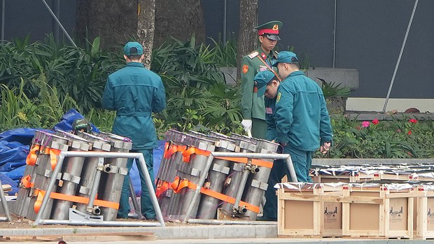 Mục sở thị trận địa pháo hoa lớn nhất Hà Nội trước giờ khai hỏa đón giao thừa-3