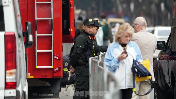 Mục sở thị trận địa pháo hoa lớn nhất Hà Nội trước giờ khai hỏa đón giao thừa-13