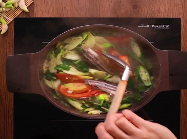 Công thức làm món canh chua cá chốt bông so đũa vừa dễ làm vừa giải ngán-10