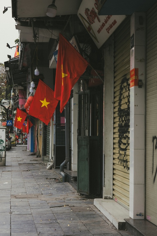 Hà Nội sáng sớm đầu tiên năm Giáp Thìn: Vắng vẻ lạ thường mà sao đẹp và yêu đến thế!-19