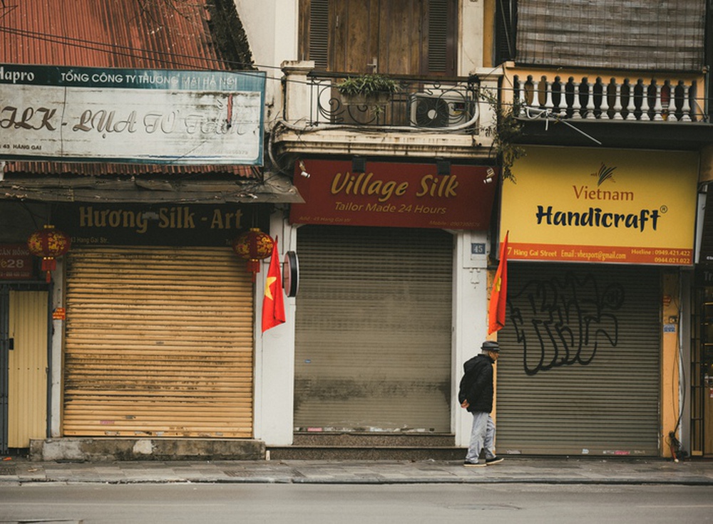 Hà Nội sáng sớm đầu tiên năm Giáp Thìn: Vắng vẻ lạ thường mà sao đẹp và yêu đến thế!-7