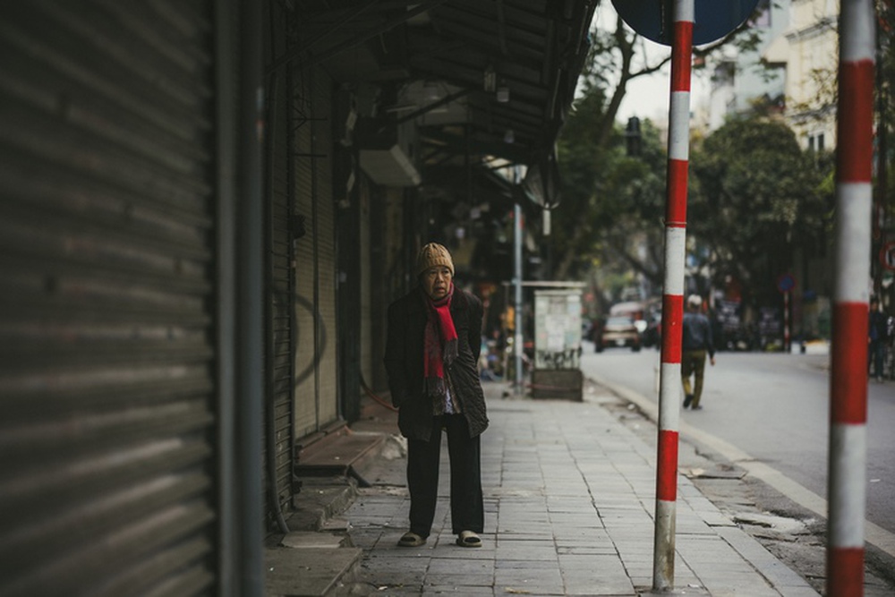 Hà Nội sáng sớm đầu tiên năm Giáp Thìn: Vắng vẻ lạ thường mà sao đẹp và yêu đến thế!-3