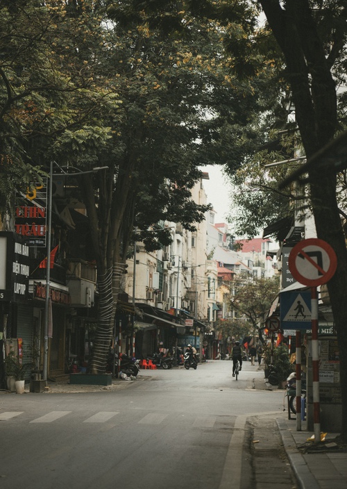 Hà Nội sáng sớm đầu tiên năm Giáp Thìn: Vắng vẻ lạ thường mà sao đẹp và yêu đến thế!-14