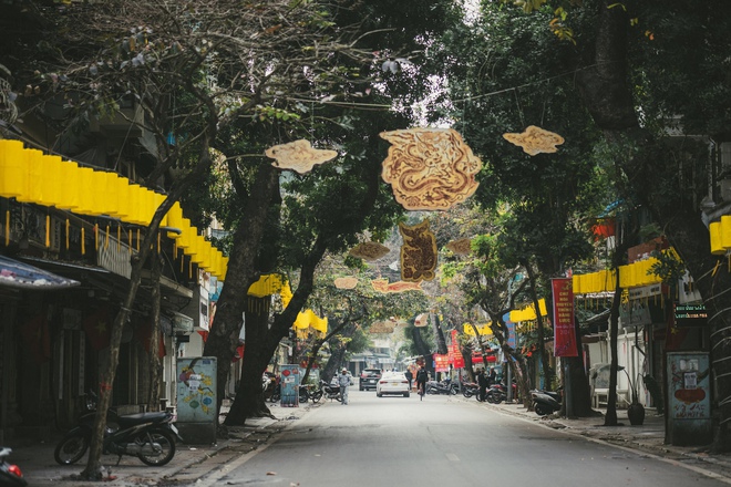 Hà Nội sáng sớm đầu tiên năm Giáp Thìn: Vắng vẻ lạ thường mà sao đẹp và yêu đến thế!-10