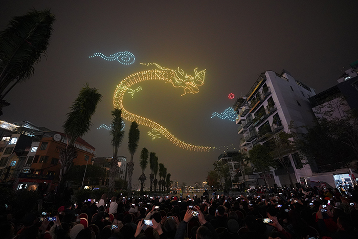 Lễ hội ánh sáng nghệ thuật Hà Nội: Sự trải nghiệm vừa đặc biệt, vừa ý nghĩa đêm giao thừa-1