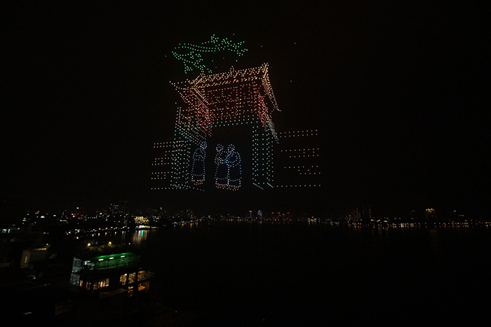 Lễ hội ánh sáng nghệ thuật Hà Nội: Sự trải nghiệm vừa đặc biệt, vừa ý nghĩa đêm giao thừa-7