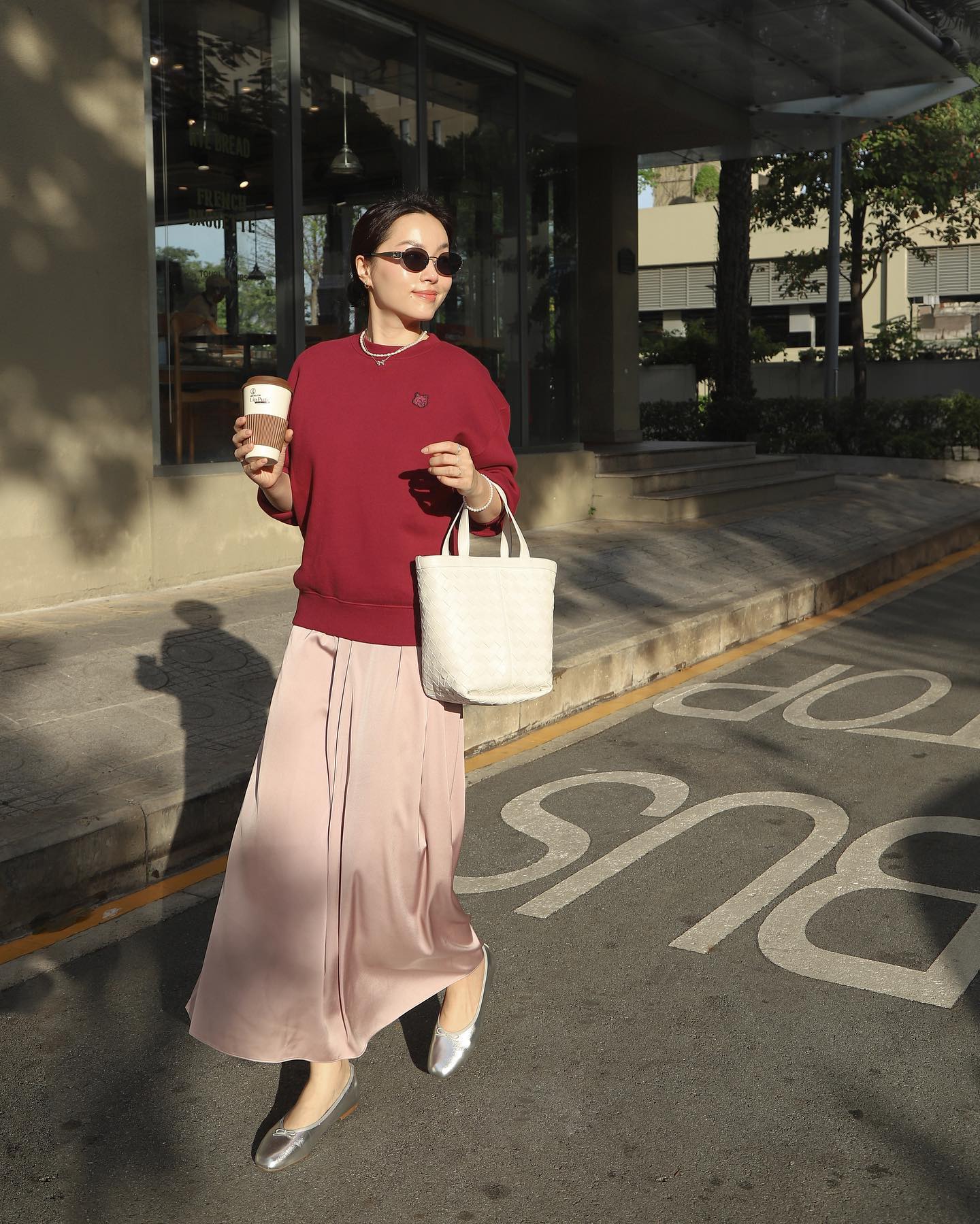 Tham khảo 10 set đồ màu đỏ của mỹ nhân Việt cho một năm mới Giáp Thìn rực rỡ, tràn ngập may mắn-3