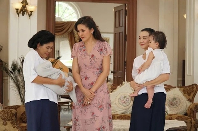 Thấy con dâu bị chê bai ngoại hình, mẹ chồng tôi nói một câu khiến họ cứng họng nhưng tôi tủi thân tột cùng-1