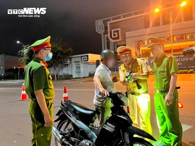 Vi phạm nồng độ cồn, cô giáo nói đi họp lớp chỉ uống nửa lon bia pha nước lọc”-2