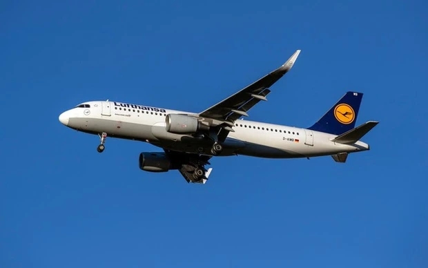 Ho ra cả lít máu”, hành khách tử vong trên chuyến bay đến Đức-1