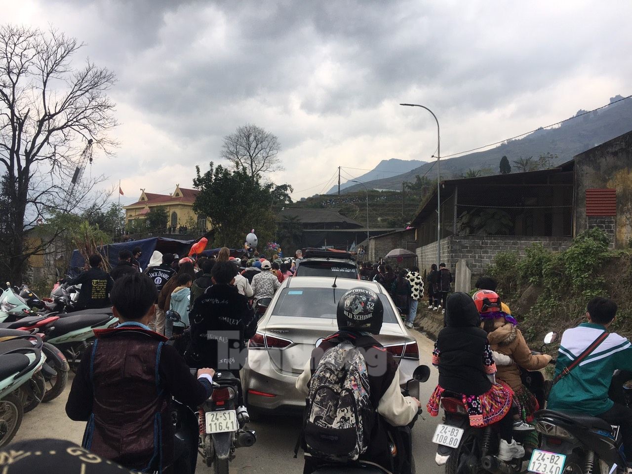 Sa Pa đông nghẹt khách du lịch ngày mùng 3 Tết-1