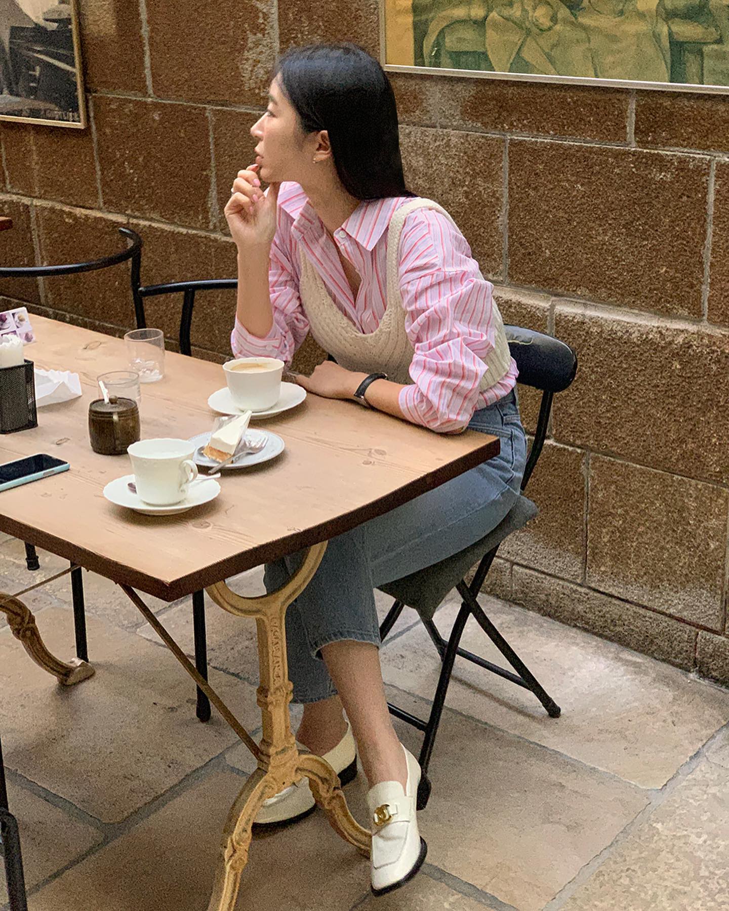 4 món thời trang nên kết hợp với quần jeans để sành điệu hơn-7