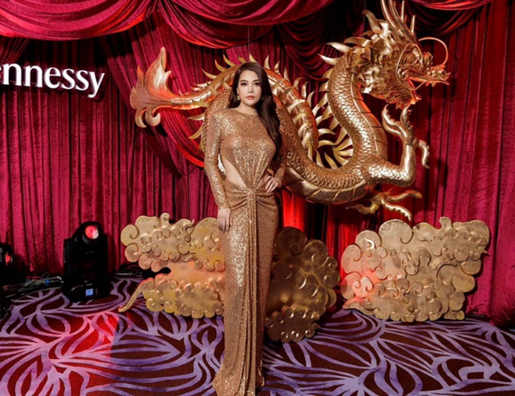 Mỹ nhân tuổi Thìn quyền lực của showbiz Việt: Yêu bạn trai kém 14 tuổi nhưng vẫn quá đẹp đôi-3