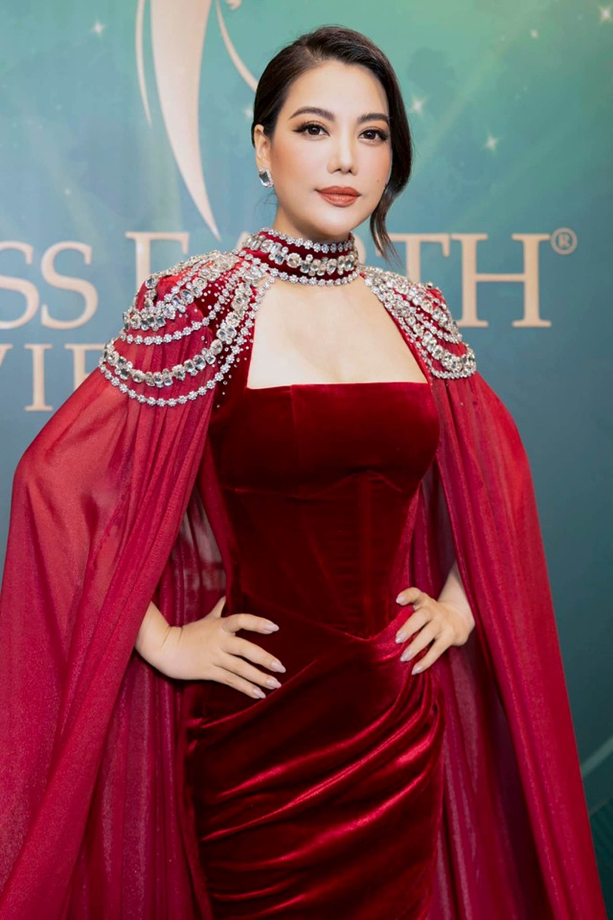 Mỹ nhân tuổi Thìn quyền lực của showbiz Việt: Yêu bạn trai kém 14 tuổi nhưng vẫn quá đẹp đôi-4