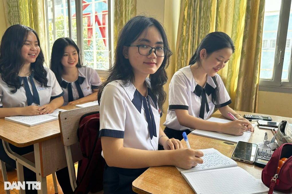 Lớp học ở phố núi Đắk Lắk có 9 học sinh giỏi quốc gia-2
