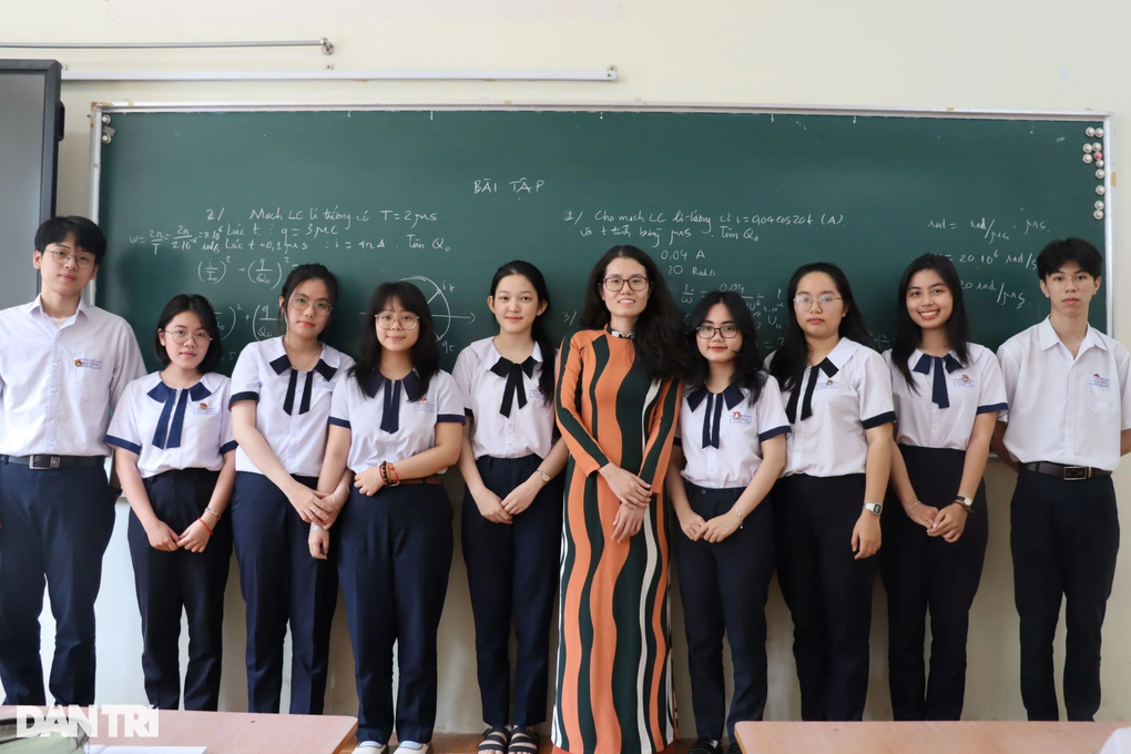 Lớp học ở phố núi Đắk Lắk có 9 học sinh giỏi quốc gia-4