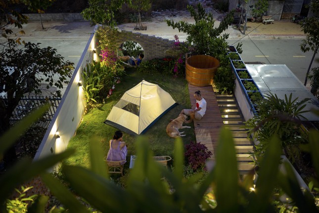 Ngôi nhà ấm áp giống như tổ dế mèn-23