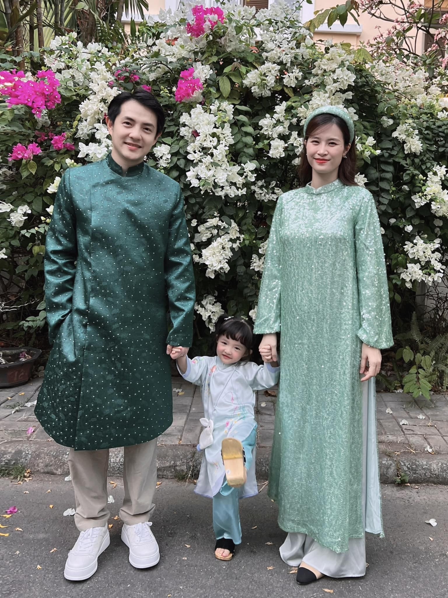 Tin vui đầu năm: Đông Nhi mang thai con thứ 2, bé Winnie phấn khích vì lên chức chị-2