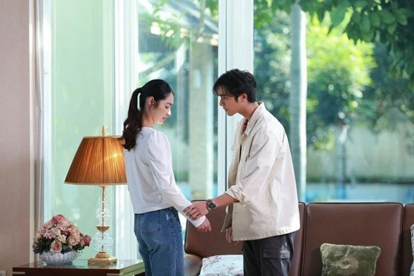 Nhận thiệp mời cưới, tôi bàng hoàng khi thấy tên chú rể còn mẹ thì nước mắt lưng tròng-2