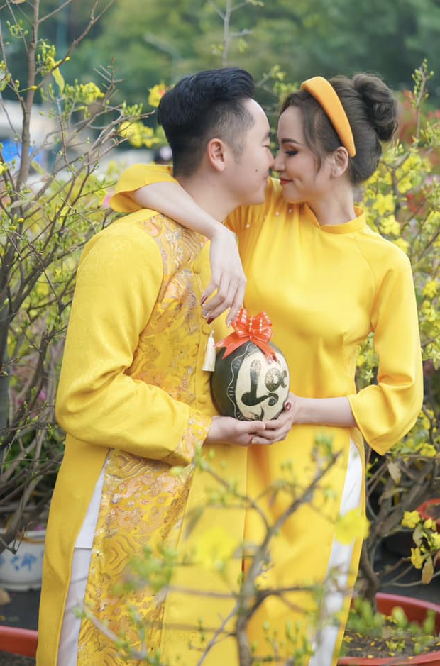 Hoa hậu Diễm Hương công khai chồng thứ 3 mới cưới, mối quan hệ con riêng với bố dượng thể hiện qua một chi tiết-3