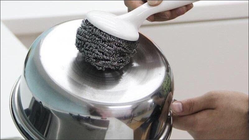 7 cách làm sạch đáy nồi inox bị cháy đen trong chớp mắt-2