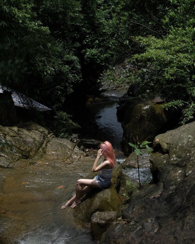 Sếp bất lực khi nhân viên lập sòng, cắn hạt dưa ngày đầu đi làm-4