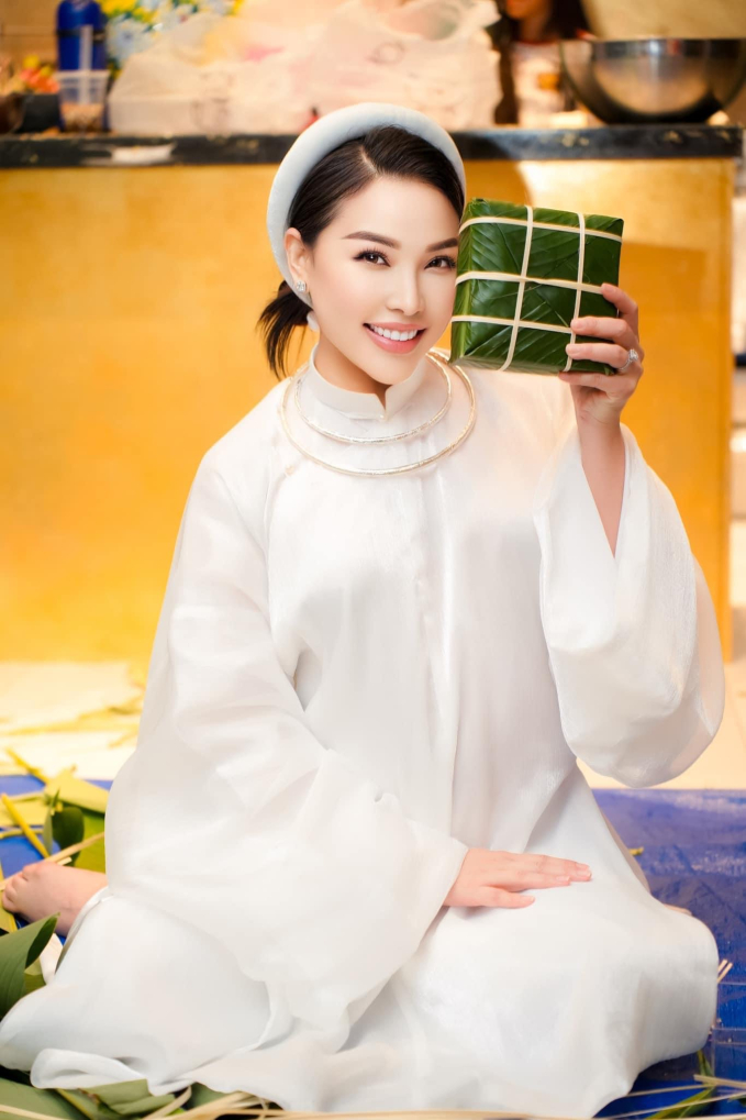 Quỳnh Thư khoe nhẫn kim cương khủng, được bạn trai cầu hôn trên tháp Eiffel sau 1 năm yêu-7