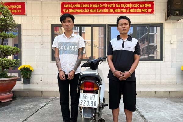 Kẻ giật điện thoại của người nước ngoài mùng 4 Tết sa lưới-1