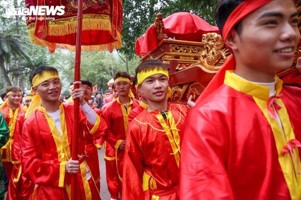 Tướng bà” 10 tuổi được bảo vệ nghiêm ngặt tại lễ khai hội đền Gióng-5