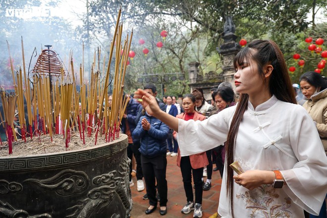 Tướng bà” 10 tuổi được bảo vệ nghiêm ngặt tại lễ khai hội đền Gióng-16
