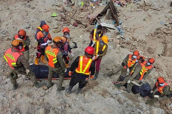 Philippines: Số người thiệt mạng vụ lở đất ở làng đào vàng lên tới 90 người-1
