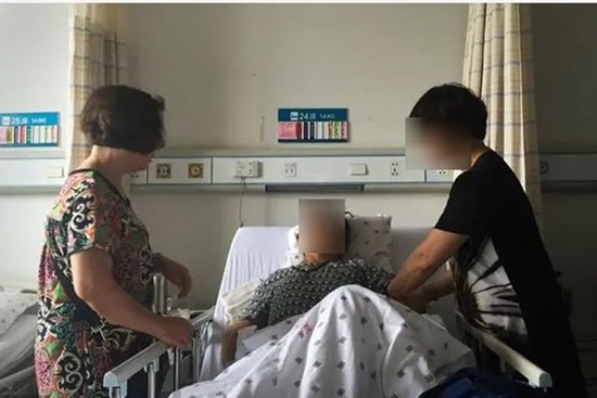 Người phụ nữ tử vong do nhồi máu não vào nửa đêm, tất cả chỉ bởi hai loại thực phẩm ăn quá nhiều