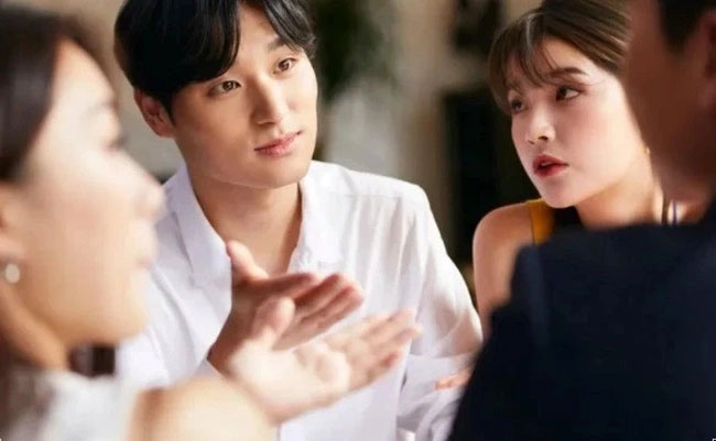 Họp lớp đầu năm, người yêu cũ chỉ nói một câu mà khiến tôi vỡ mộng toàn tập về tình đầu-1