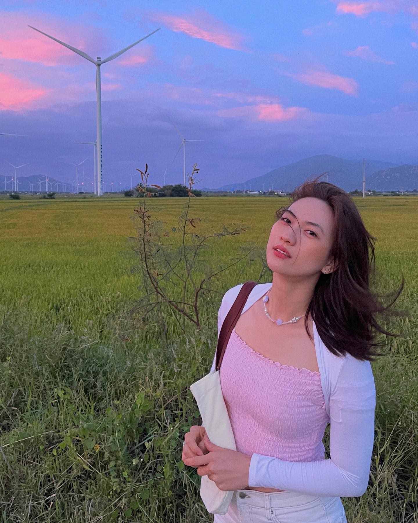 Nữ chính phim Mai cân được mọi phong cách thời trang nhưng vóc dáng quyến rũ mới là tâm điểm-2