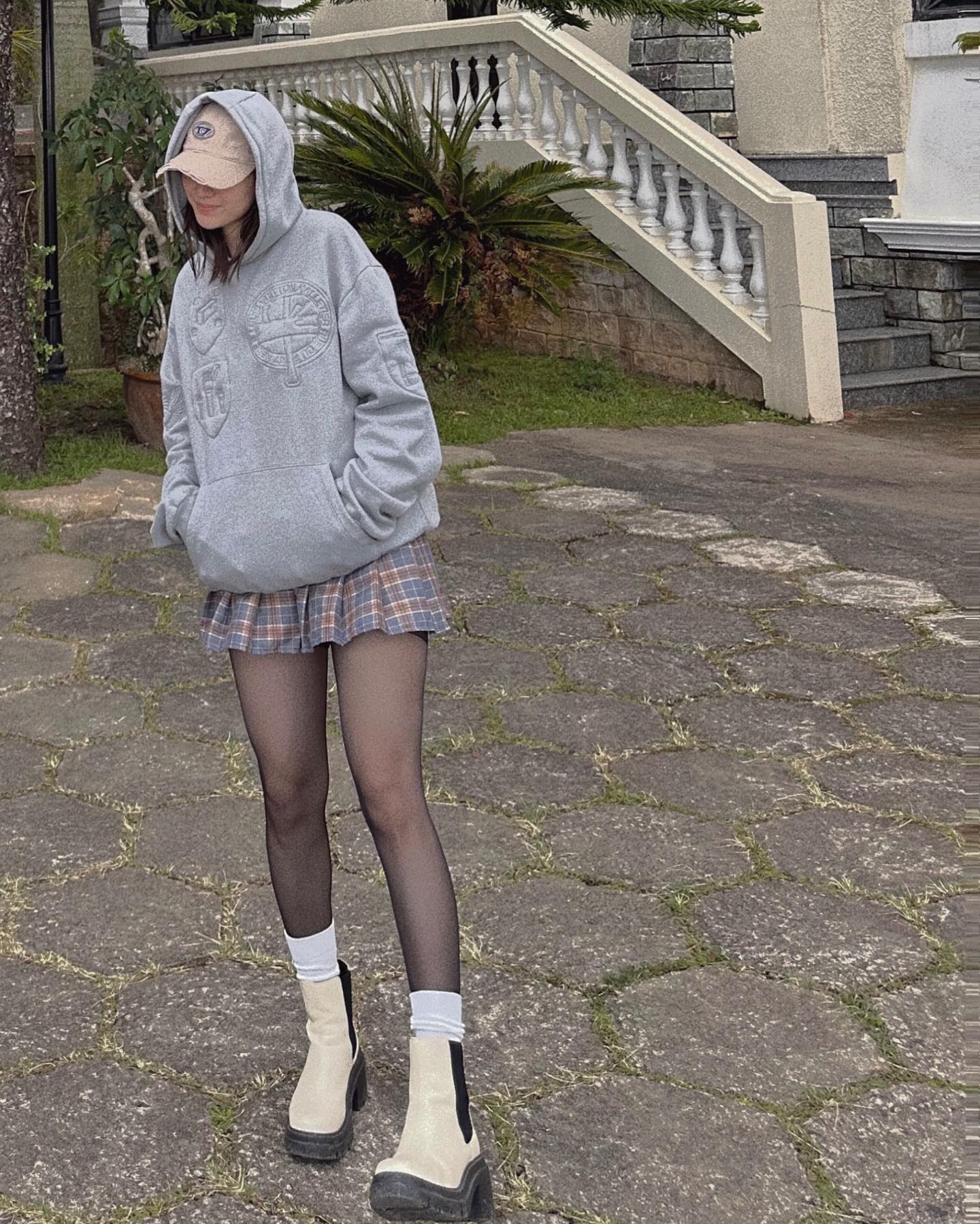 Nữ chính phim Mai cân được mọi phong cách thời trang nhưng vóc dáng quyến rũ mới là tâm điểm-5