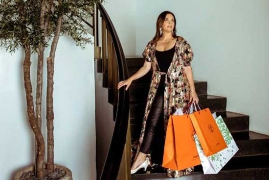 Chuyện nghề đặc biệt của cô gái chuyên mua quà giúp tỷ phú và hoàng gia,