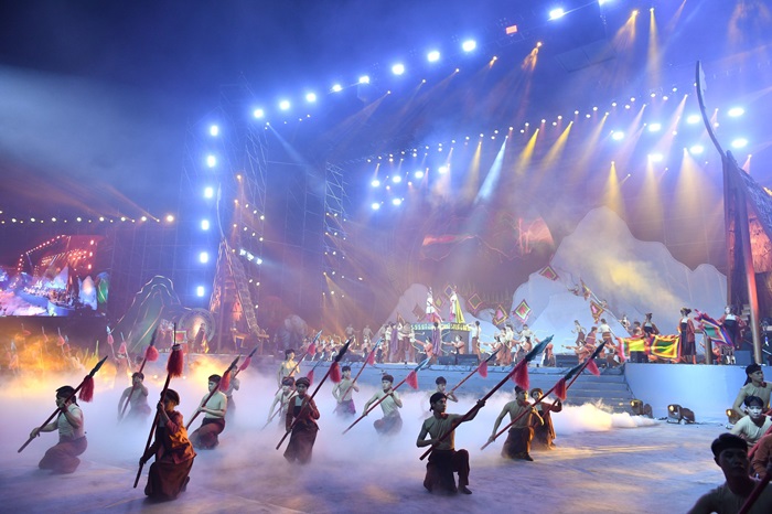 Khai hội đền Hai Bà Trưng với chương trình nghệ thuật 3D mapping Âm vang Mê Linh-8