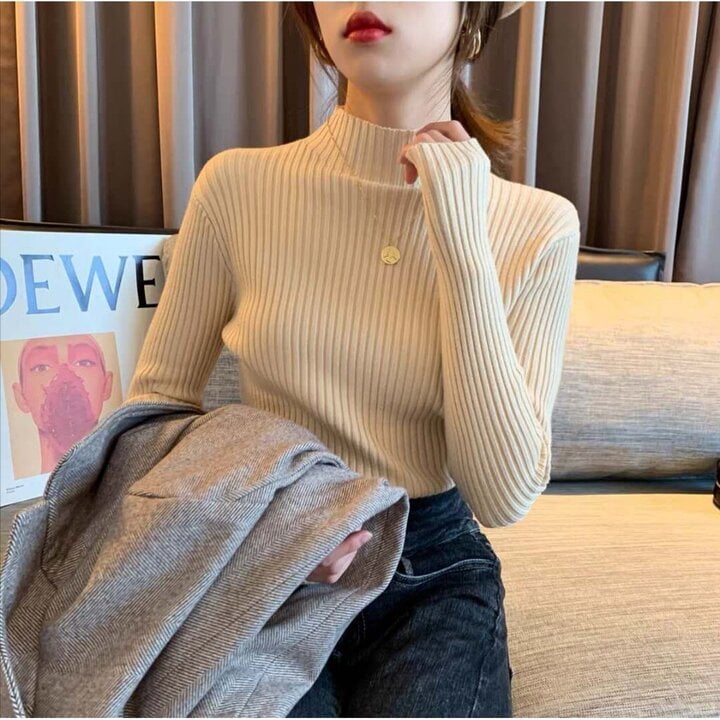 Cách phối đồ thời trang với áo len cách điệu-3