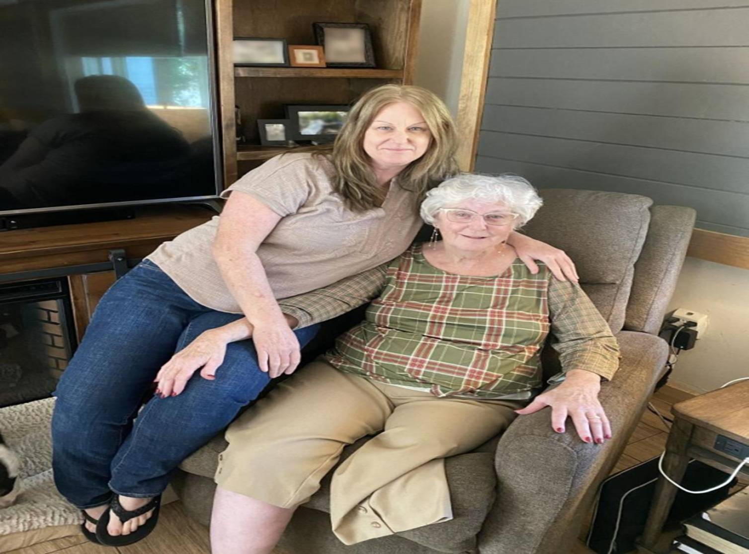 Mua giày giá rẻ trên sàn thương mại điện tử nổi tiếng, người phụ nữ mất 50 triệu VNĐ điều trị vết thương còn mang sẹo ám ảnh cả đời-1