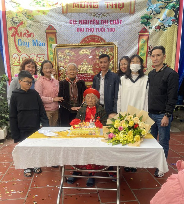 Chắt lì xì chúc cụ sống lâu trăm tuổi, cụ nhẹ nhàng đáp một câu khiến ai nấy té ngửa”-2