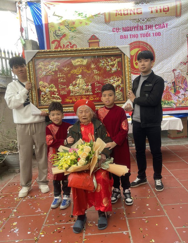 Chắt lì xì chúc cụ sống lâu trăm tuổi, cụ nhẹ nhàng đáp một câu khiến ai nấy té ngửa”-4